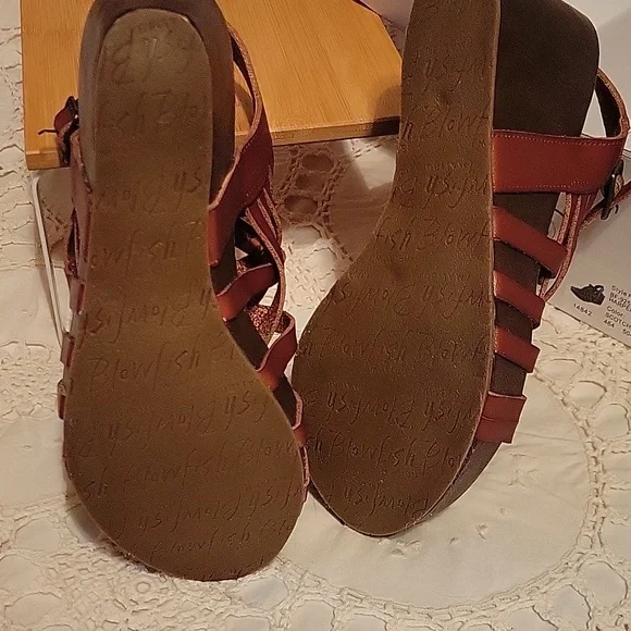 Women's Brown Wedge Sandals - Picture 5 of 6